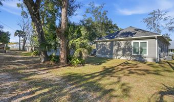 72 13th St, Apalachicola, FL 32320