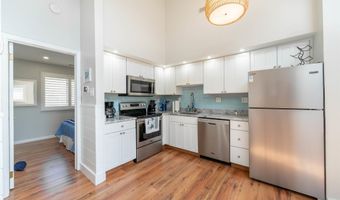 173 33rd St 3, Avalon, NJ 08202