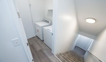 1366 N Bay Dr, Ann Arbor, MI 48103