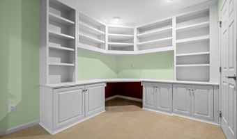 43032 LA RIVA Dr, Ashburn, VA 20148