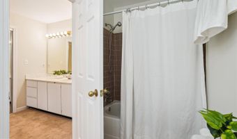 7300 NEEDWOOD Rd, Rockville, MD 20855