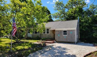 20 Sun Cir, Bourne, MA 02532