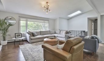 9 Edinburgh Dr, Bedford, NH 03110