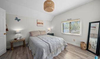 600 S 3rd St, Beresford, SD 57004