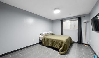 305 S Spring Pl, Brandon, SD 57005