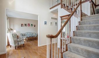 420 April Oaks Ct, Ballwin, MO 63021