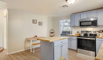 10808 Clarise Dr, Abbeville, LA 70510