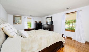 8 Winterberry Dr, Coventry, RI 02816
