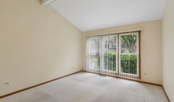 2109 N Charter Point Dr, Arlington Heights, IL 60004