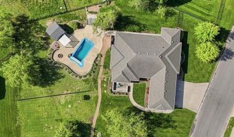 601 Stone Lake Cir, Augusta, KS 67010