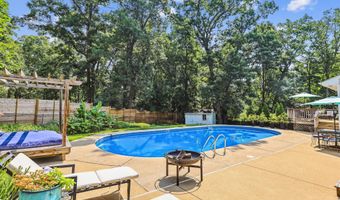 6916 PACIFIC Ln, Annandale, VA 22003