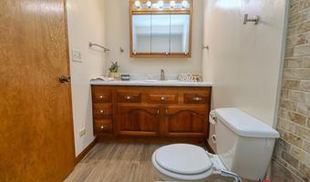 17200 Pella Rd, Adams, NE 68301