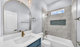 140 Rolling Hills Blvd, Alvord, TX 76225