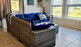 16 Pelican St, Alligator Point, FL 32346