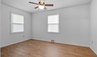 2943 NE Walnut Rd, Avondale, MO 64117