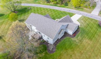 5730 Summerset Woods Dr, Alto, MI 49302
