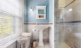 40 N Shore Rd, Absecon, NJ 08201