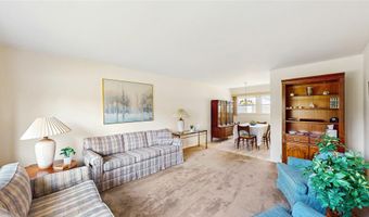42 Plainfield Rd, Albertson, NY 11507