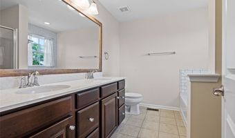 1004 Pointe View Dr, Adams Twp., PA 16046