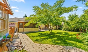 245 S 44TH St, Springfield, OR 97478