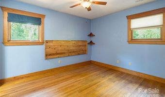 40 Governors View Rd, Asheville, NC 28805