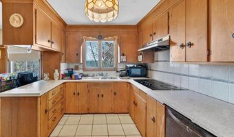 9 Orleans St, Johnston, RI 02919