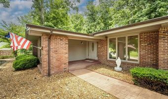 425 Kenilworth Ln, Ballwin, MO 63011