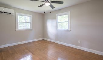 18 Dream Lake Dr, Amherst, NH 03031
