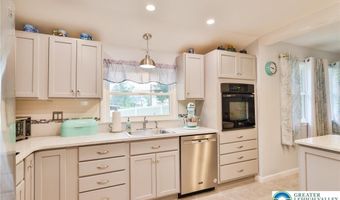 2487 S 6th St, Allentown, PA 18103