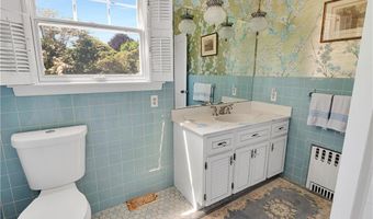 7 Jenckes Ct, Narragansett, RI 02882