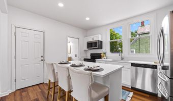 121 Walnut St, Ashville, OH 43103