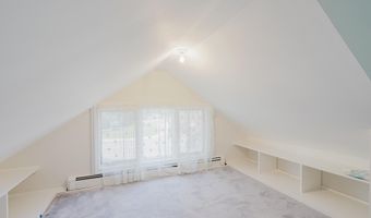 301 Compass Ave, Beachwood, NJ 08722