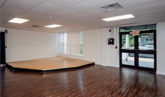 413 High St, Bristol, RI 02809