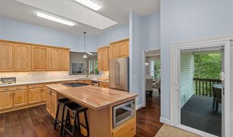 915 Timber Glen Ln, Ballwin, MO 63021