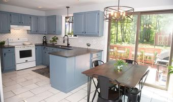 155 Whaley Hollow Rd, Coventry, RI 02816
