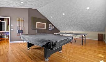 386 Tourtellot Hill Rd, Glocester, RI 02814