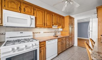 6 Gainesborough 1B, River Edge, NJ 07661