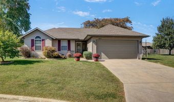 1813 Edgewood Dr, Aurora, MO 65605
