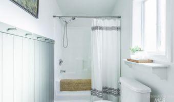 15828 Alverta Ave, Caldwell, ID 83607