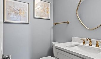 64 Starr Dr, Narragansett, RI 02882