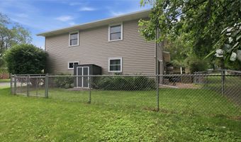 212 Country Club Ln, Altoona, WI 54720