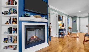 21 W Magnolia Ave, Beach Haven, NJ 08008