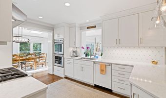 594 Hilltop Ln, Berkeley Lake, GA 30096