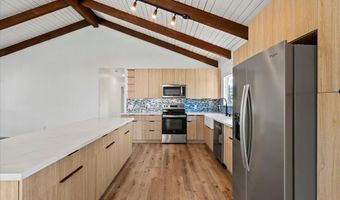 402 Auhana Rd, Kihei, HI 96753