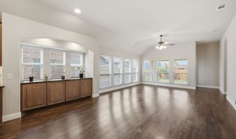 515 Lakeview Dr, Alvarado, TX 76009