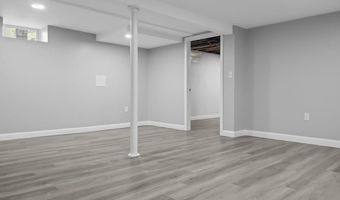 20 Maple Ct, Hopkinton, RI 02804