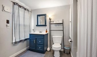 60 6th St, Bangor, ME 04401