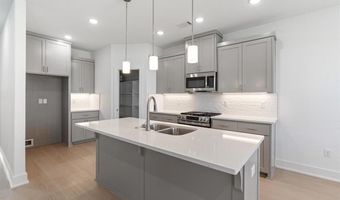 7004 Orange Ave, Bentonville, AR 72713