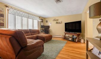 6 Longmeadow Dr, North Providence, RI 02904