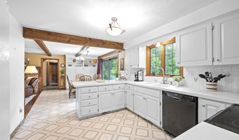 10 Candlewood Dr, Amherst, NH 03031